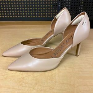 Calvin Klein Pumps in Cream; size: 7.5 women’s shoes